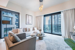 Deluxe 3BR Apartment with Assistant Room at Act One Act Two Tower 2 in Downtown Dubai by Deluxe Holiday Homes